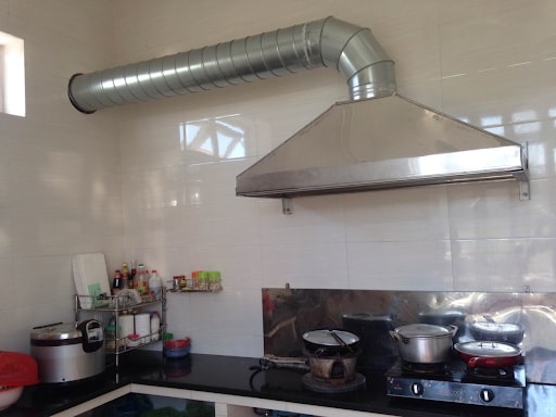 Cách vệ sinh ống khói bếp cho nhà hàng lẩu nướng | Thiết Bị Bếp Inox